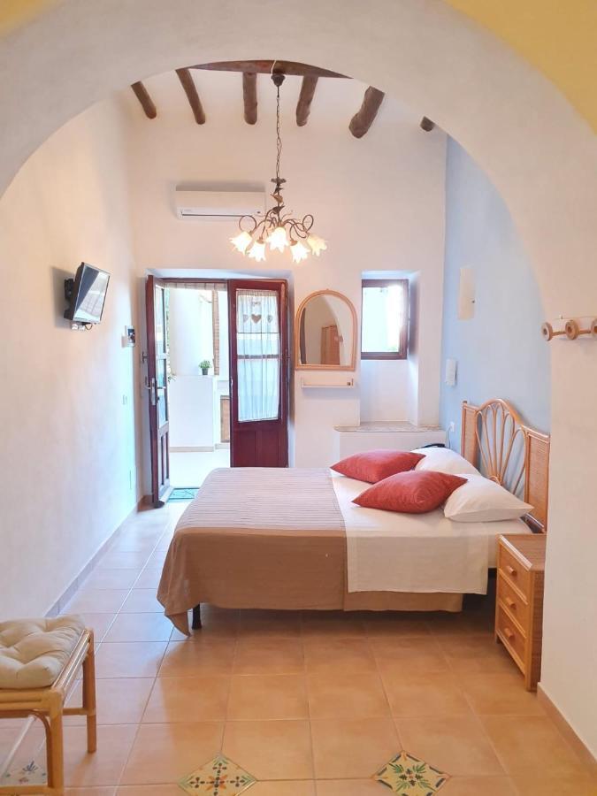 B&B La Goletta Di Salina Санта-Марина-Салина Экстерьер фото